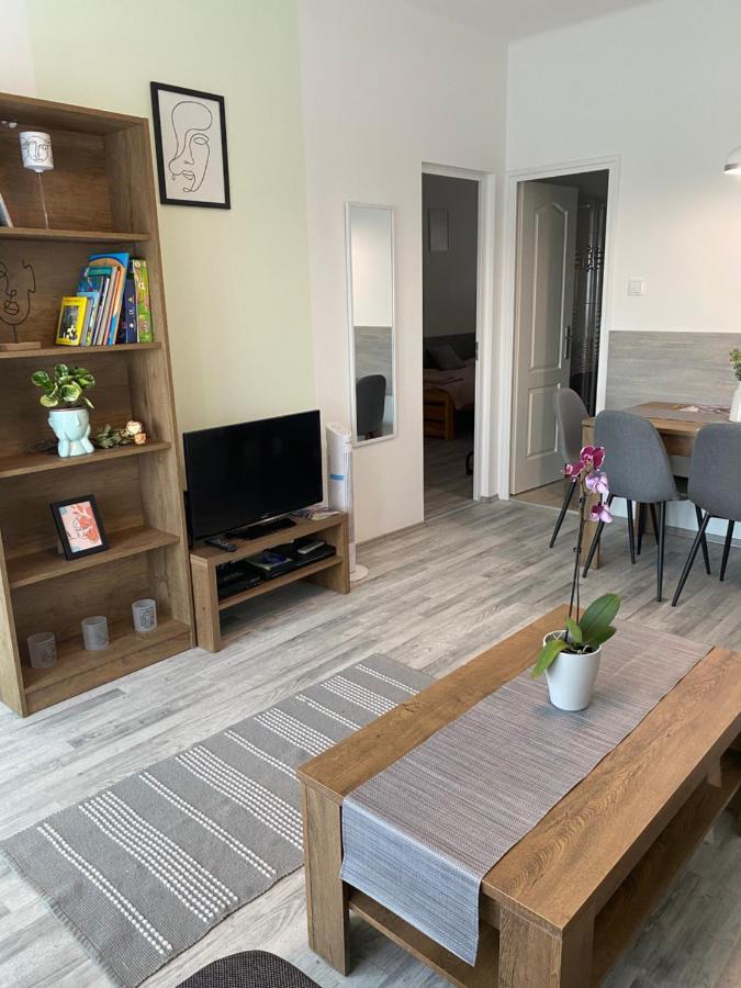 Katica Apartman Дьёр Экстерьер фото