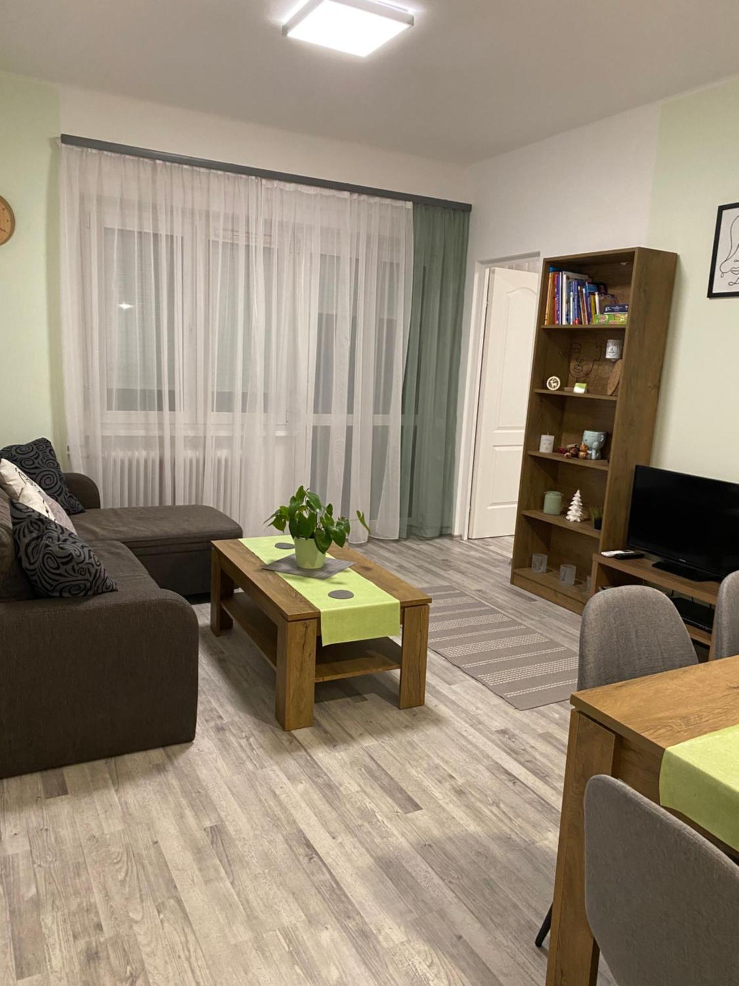 Katica Apartman Дьёр Экстерьер фото